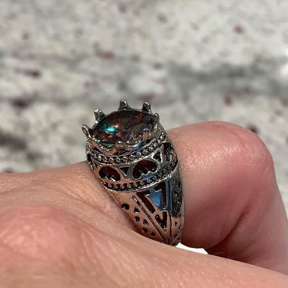Unique ring - Picture 3 of 4